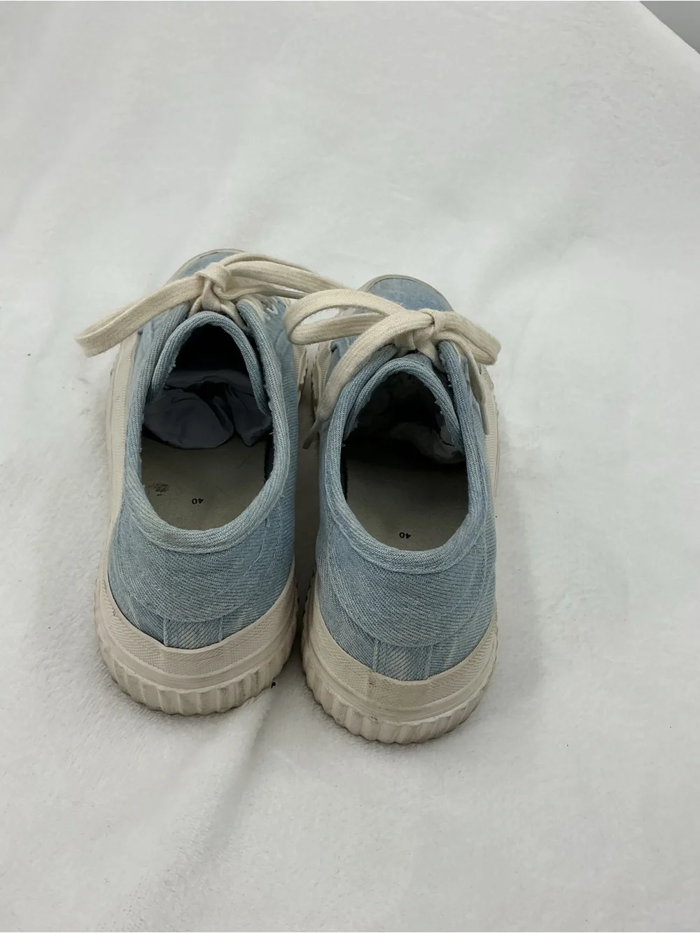 Zara Light Blue Denim Low-Top Sneakers with Cream Laces B39